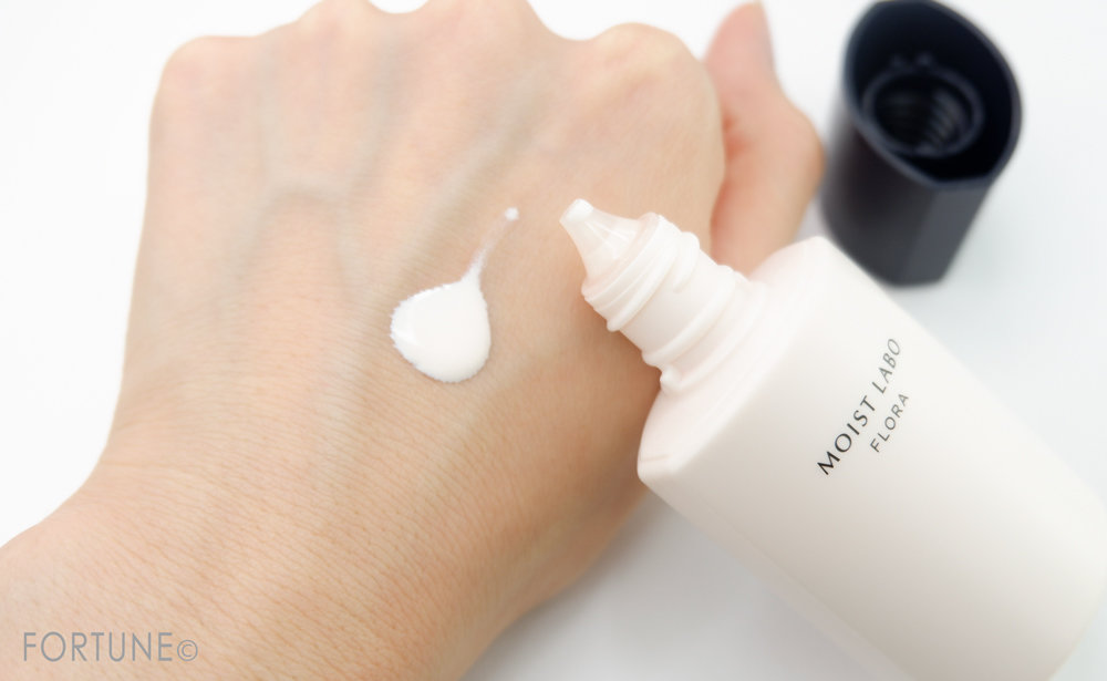 画像：《モイストラボ フローラ（MOIST LABO FLORA）》「スキンコントロール 皮脂くずれ毛穴カバー下地」