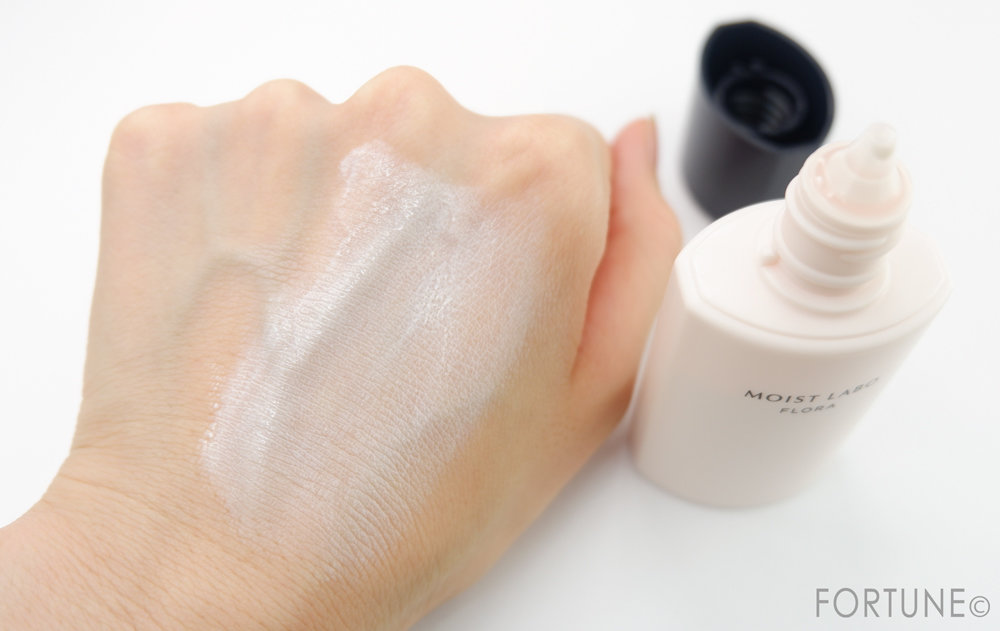 画像：《モイストラボ フローラ（MOIST LABO FLORA）》「スキンコントロール 皮脂くずれ毛穴カバー下地」