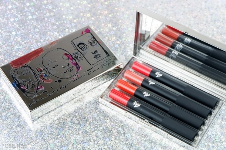 コスメカレンダー：NARS「ベルベットマットリップペンシルセット」