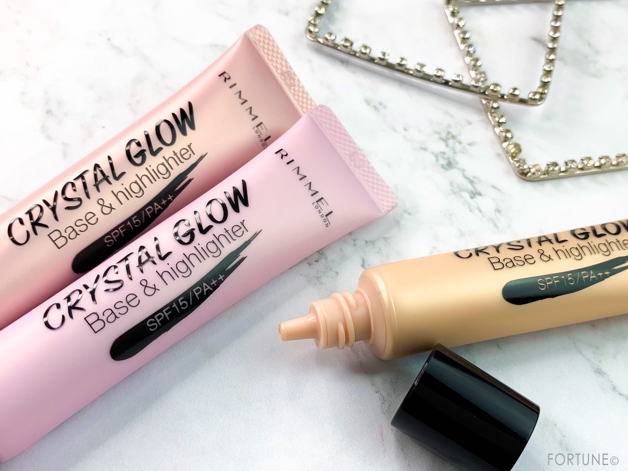 コスメカレンダー：リンメル「クリスタル　グロウ　ベース＆ハイライター」