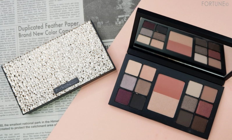 コスメカレンダー：M･A･C「ウォーム／クール パレット アイ アンド フェイス」