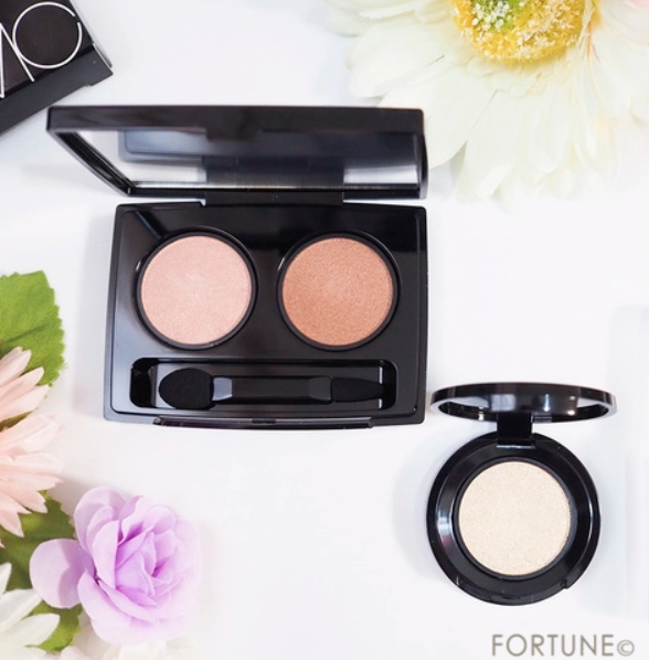 コスメカレンダー：MiMC「ビオモイスチュアシャドー」「ミネラルスムースシャドー」