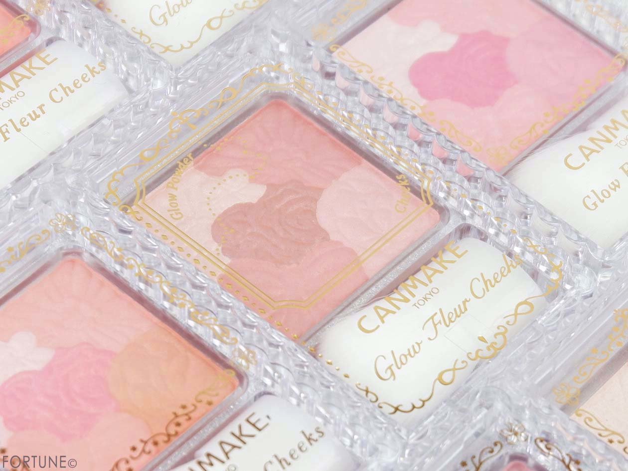 キャンメイク（CANMAKE）　「グロウフルールチークス」