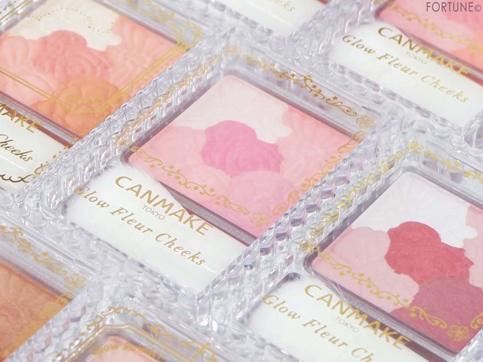 キャンメイク（CANMAKE）　「グロウフルールチークス」