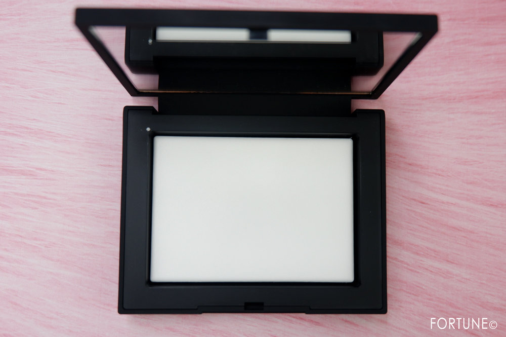 NARS ライトリフレクティングセッティングパウダー プレスト N