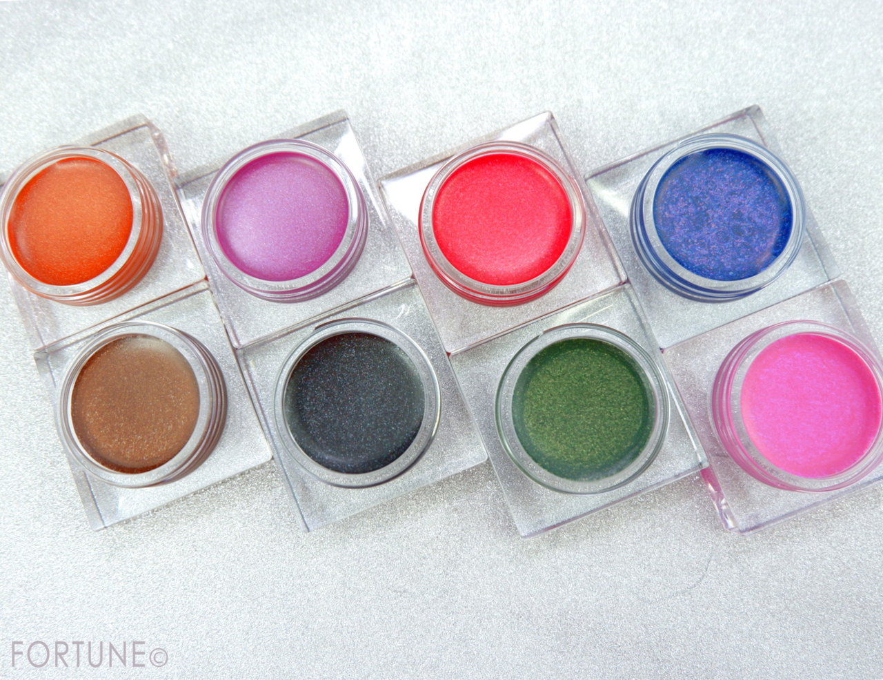 コスメカレンダー：ルナソル「グラムウィンク」