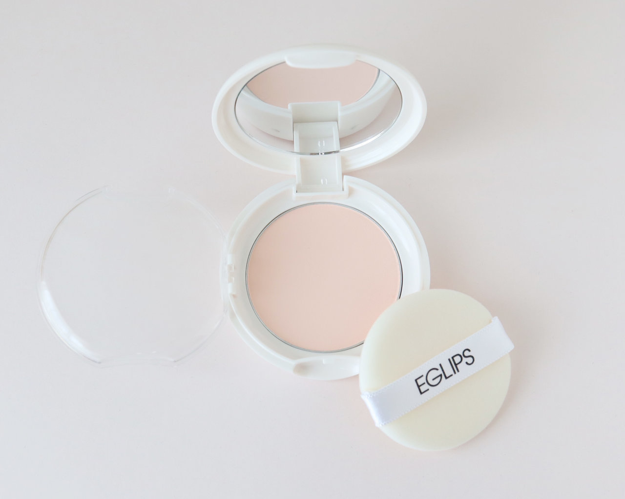 (自撮り)オイルカットパウダーパクト【EGLIPS(イーグリップス)】