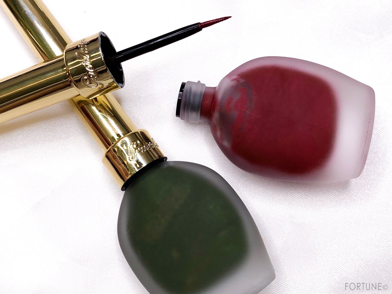 《ゲラン(GUERLAIN)》グリッター アイライナー　限定2色