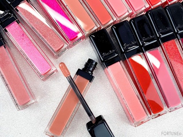 コスメカレンダー：ゲラン「キスキス リクィッド」