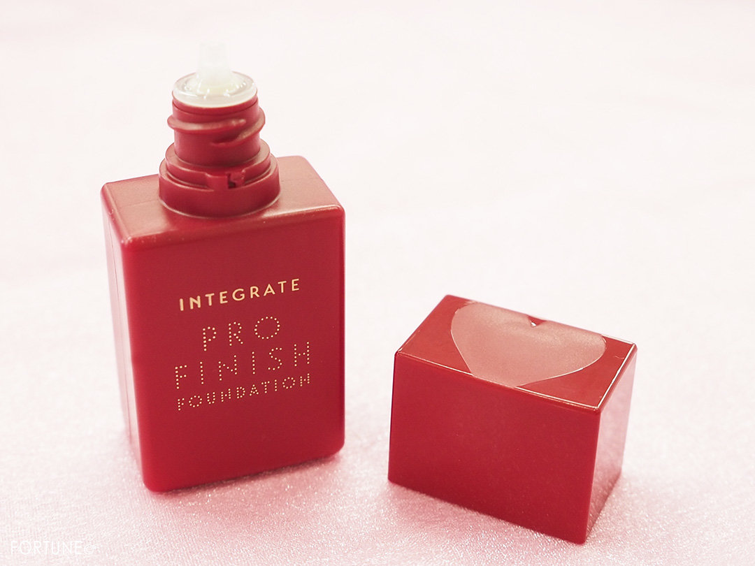 画像：インテグレート2019新作ファンデーション「プロフィニッシュリキッド」