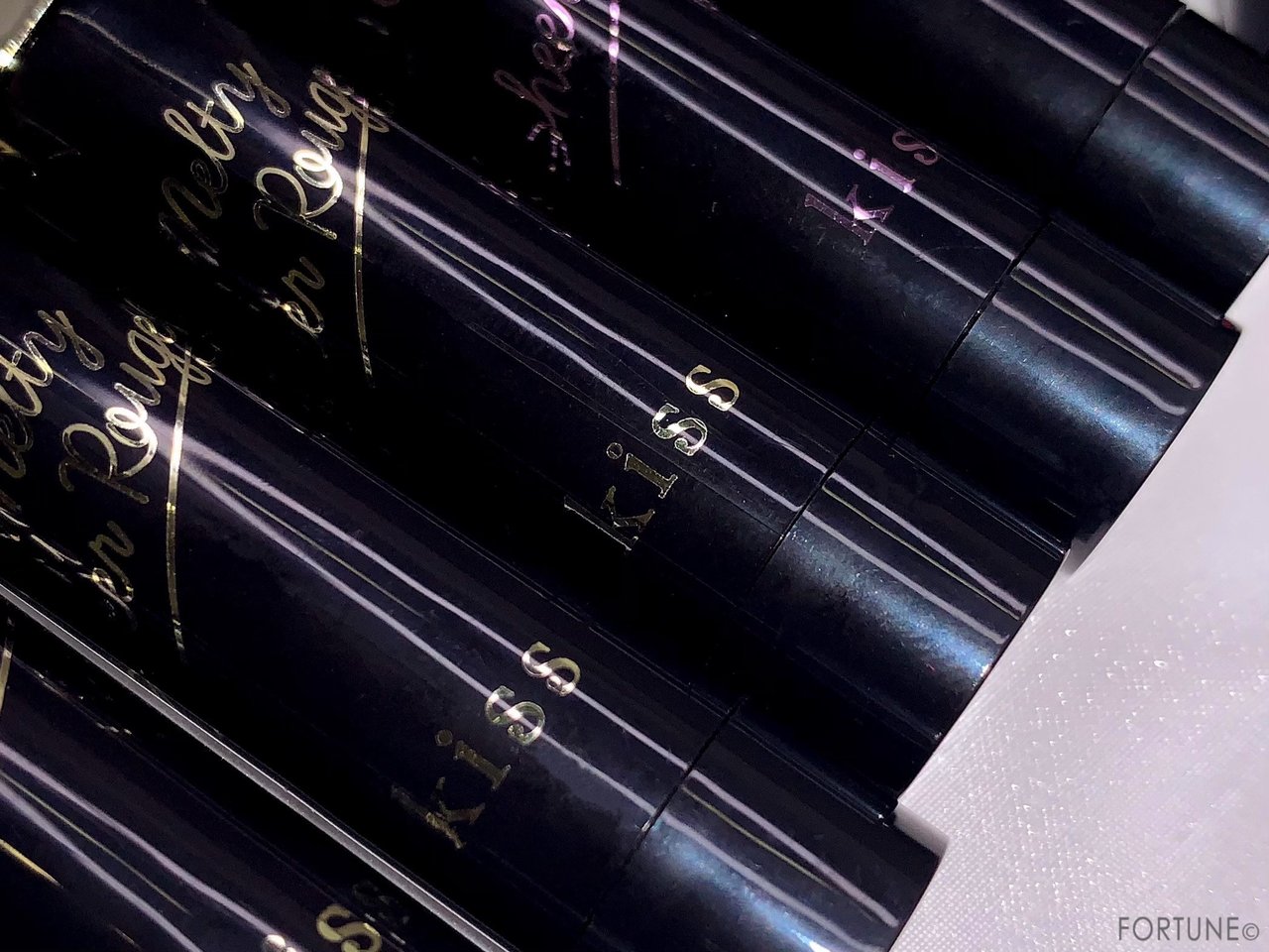 画像：kiss（キス）2019秋新作 プチプラコスメ キス メルティシアールージュ/T／キス マルチチークスX／キス ルミナイザーX