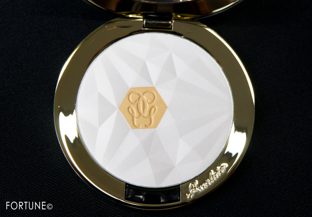 画像：GUERLAIN（ゲラン）「パリュール ゴールド セッティング パウダー」