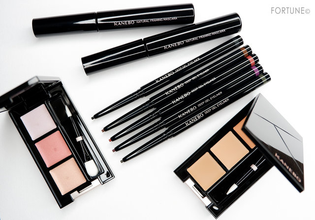 コスメカレンダー：KANEBO「シマリングコンパクト」「コンシーラーコンパクト 」「ナチュラルフレーミングマスカラ」「ディープジェルアイライナー」