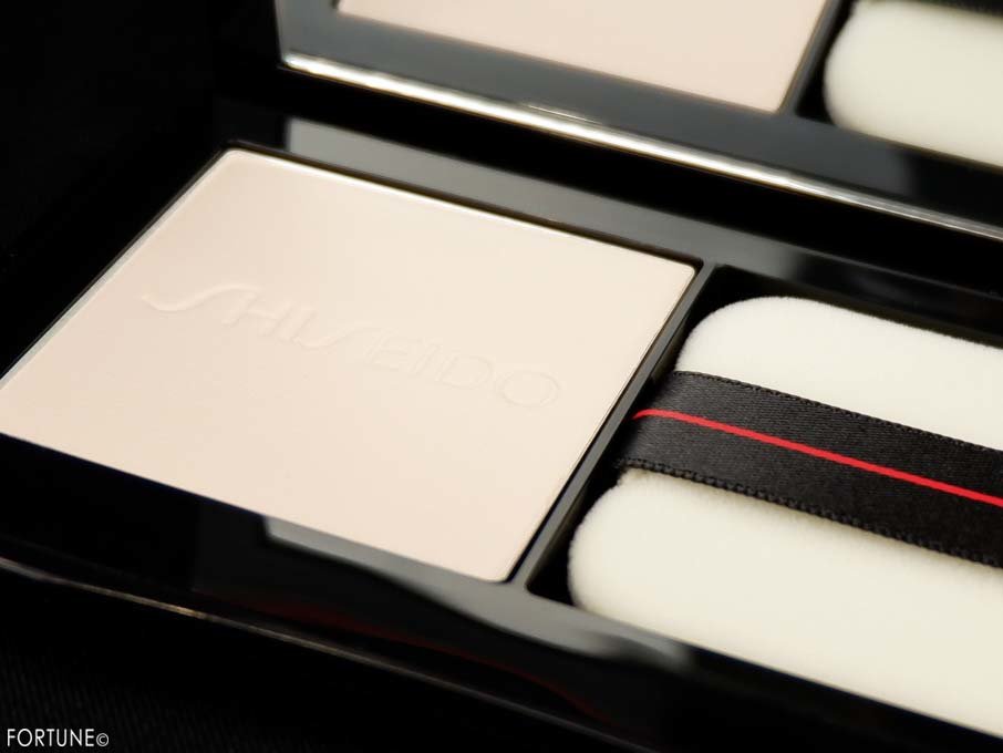 画像：SHISEIDO 新ベースメイク 「シンクロスキン インビジブル シルク プレストパウダー」