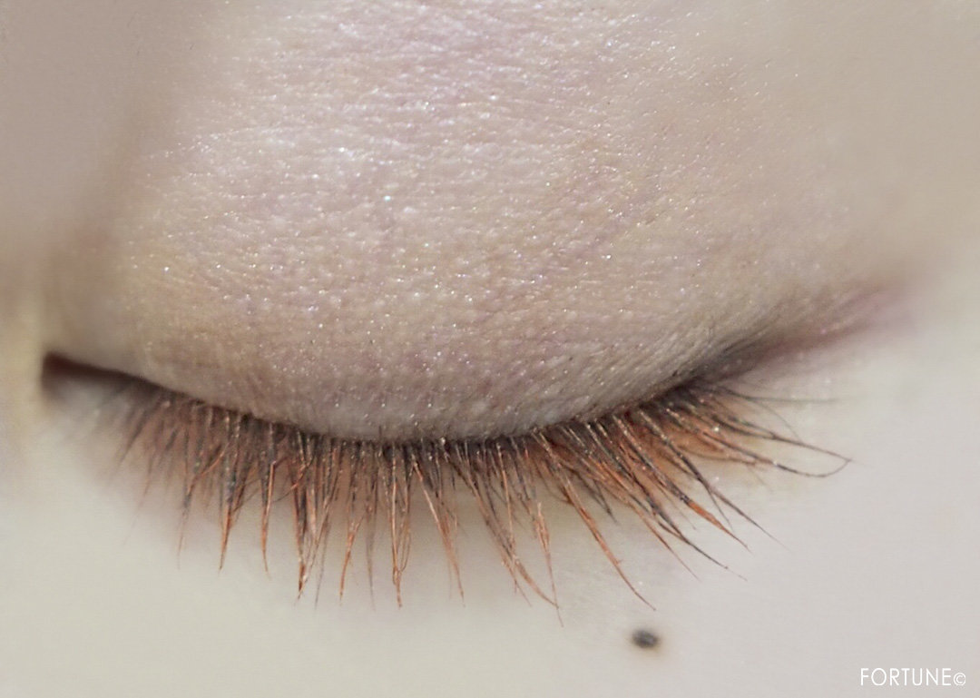 画像：WHOMEE「ロング＆カールマスカラ」carrotorange