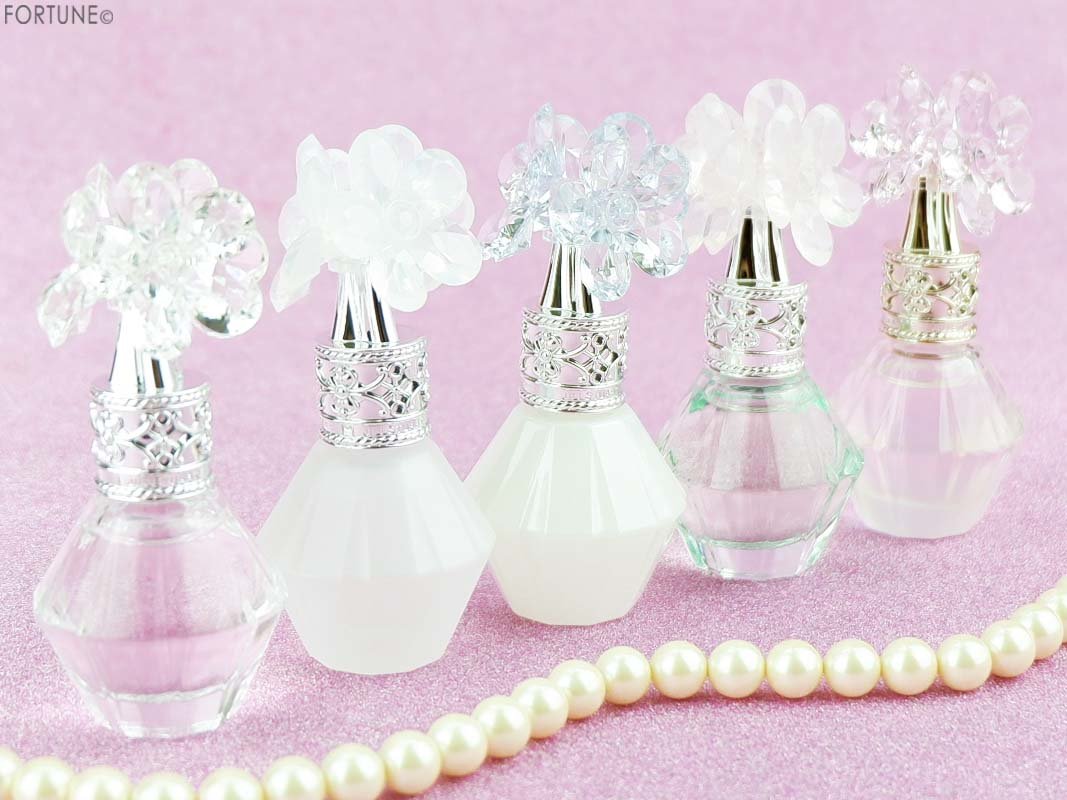 画像：ジルスチュアート「クリスタルブルーム オードパルファン セレクション」