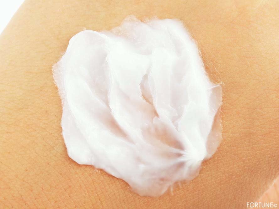 画像：ジルスチュアート「ヘアマスク ホワイトフローラル」