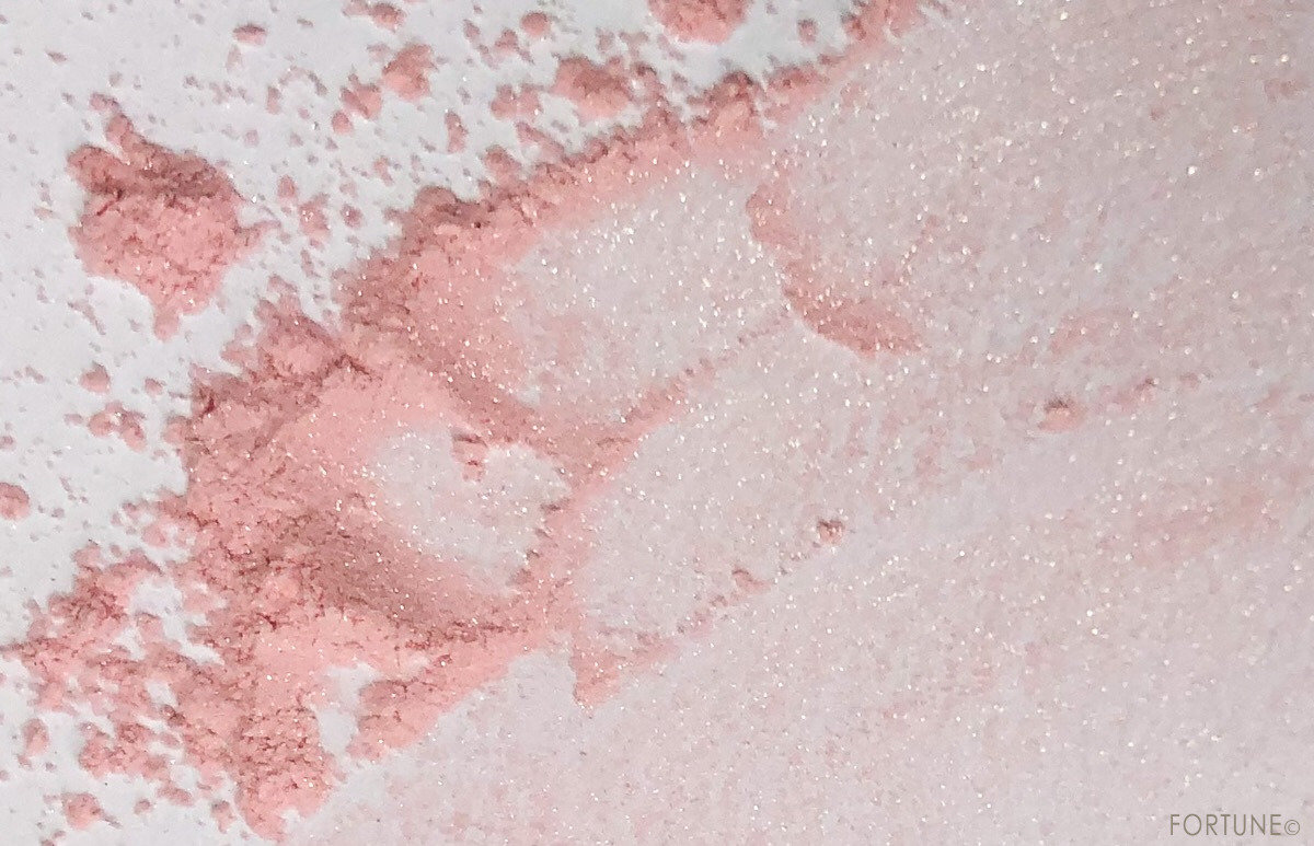 画像：2019秋冬新作「フーミー フェイスパウダー」ピンク