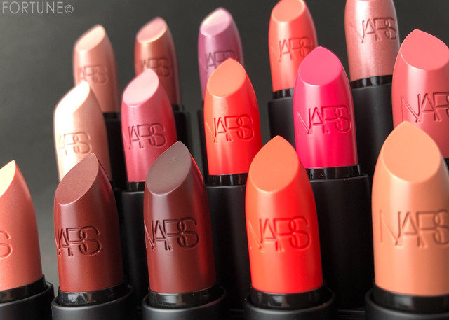 コスメカレンダー：NARS「リップスティック」