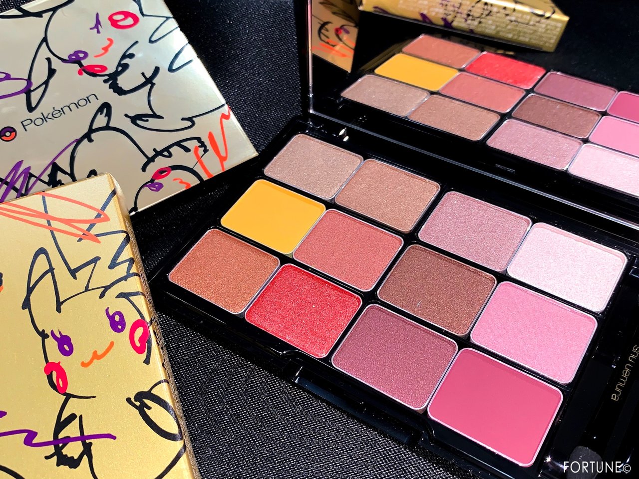 画像：《シュウ ウエムラ×ポケモン》2019クリスマス ホリデーコレクション「ピカシュウ アイ パレット サンダー ショック」