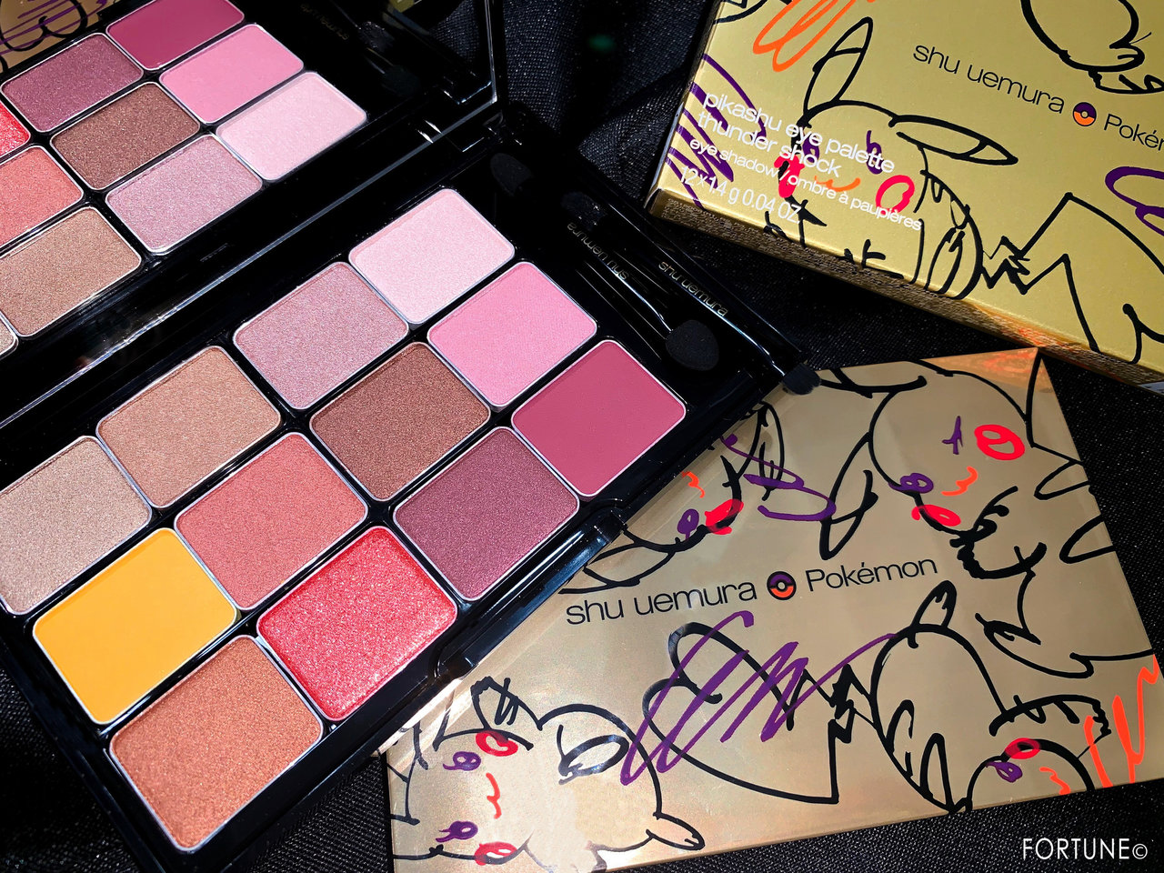 画像：《シュウ ウエムラ×ポケモン》2019クリスマス ホリデーコレクション「ピカシュウ アイ パレット サンダー ショック」
