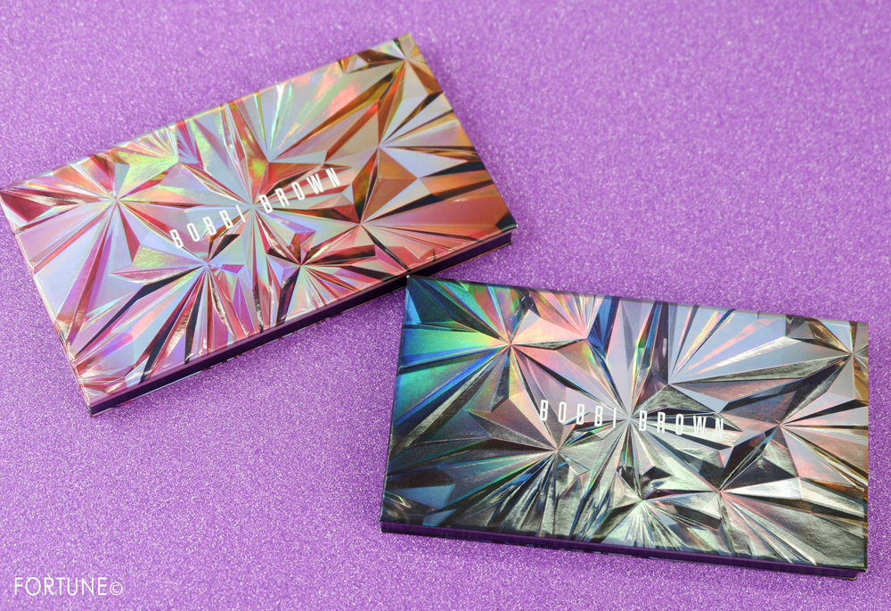 画像：ボビイ ブラウン2019クリスマスコフレ「ラブ イン ザ アフタヌーン アイシャドウ パレット」「スモーク ＆ メタルズ アイシャドウ パレット」