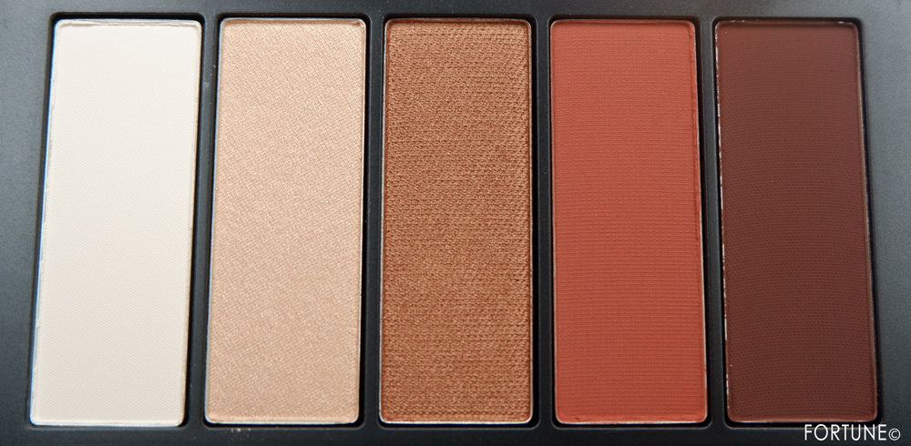 画像：ボビイ ブラウン 2019クリスマスコフレ「フィーバー ドリーム アイシャドウ パレット」