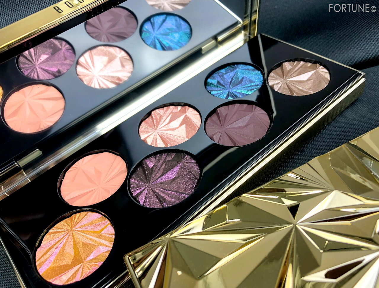 画像：ボビイ ブラウン2019ホリディ(クリスマスコフレ)「リュクス ジェムズ アイシャドウ パレット」