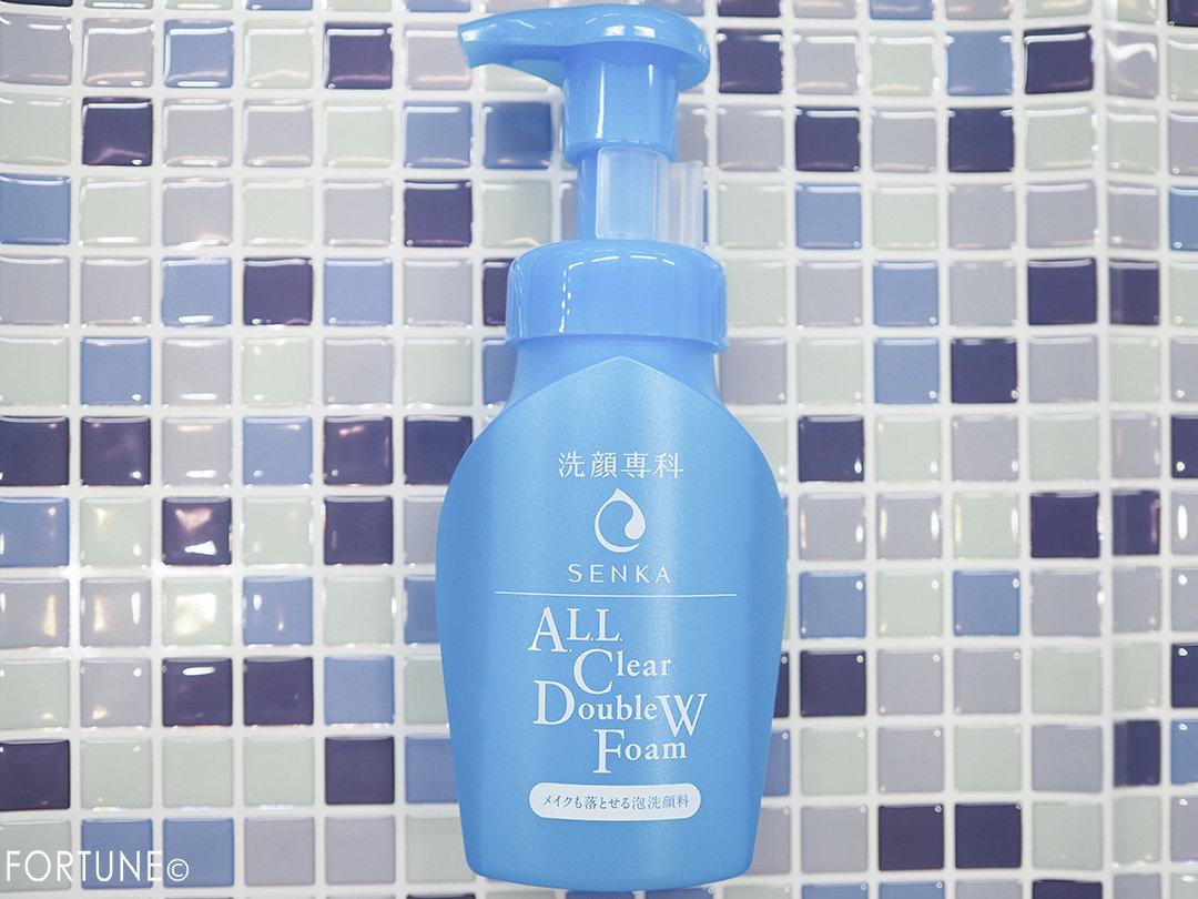 画像：洗顔専科「メイクも落とせる泡洗顔料」