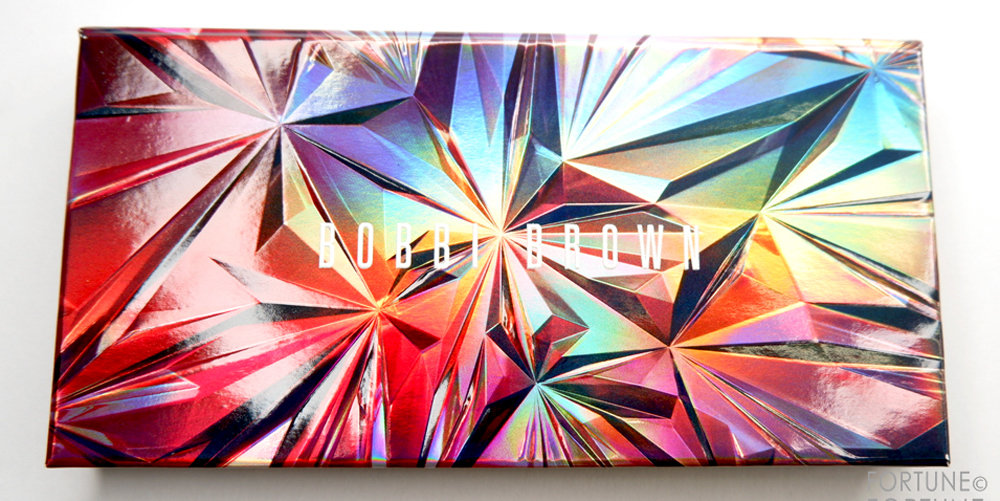 画像：ボビイ ブラウン 2019クリスマスコフレ「フィーバー ドリーム アイシャドウ パレット」