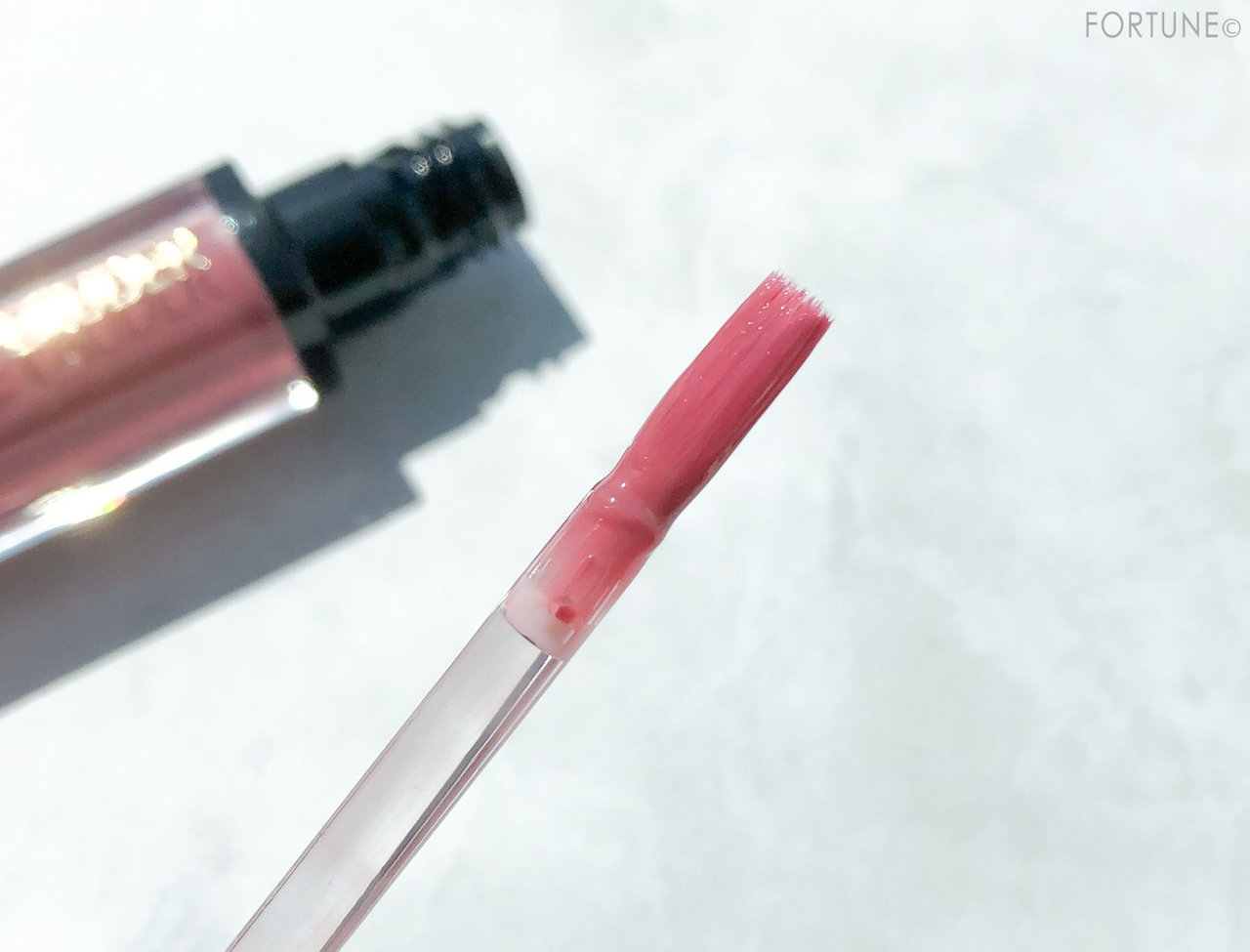 画像：エスティ ローダー 2019新作「ピュア カラー エンヴィ キッサブル リップ シャイン」