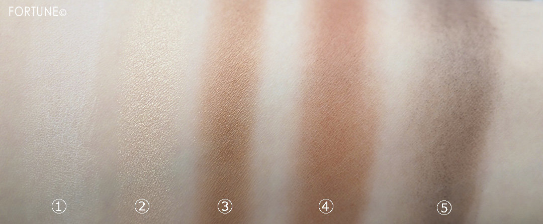 画像：ボビイ ブラウン 2019クリスマスコフレ「フィーバー ドリーム アイシャドウ パレット」スウォッチ