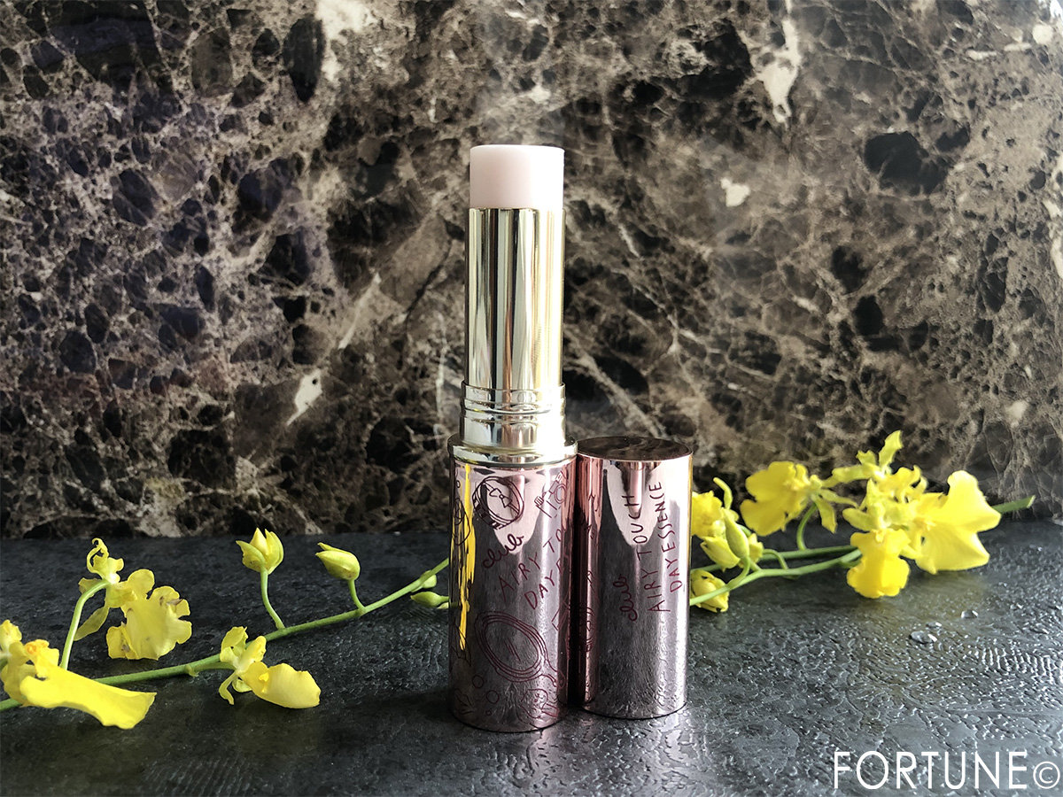 クラブエアリータッチデイエッセンスはお化粧直しのマストアイテム