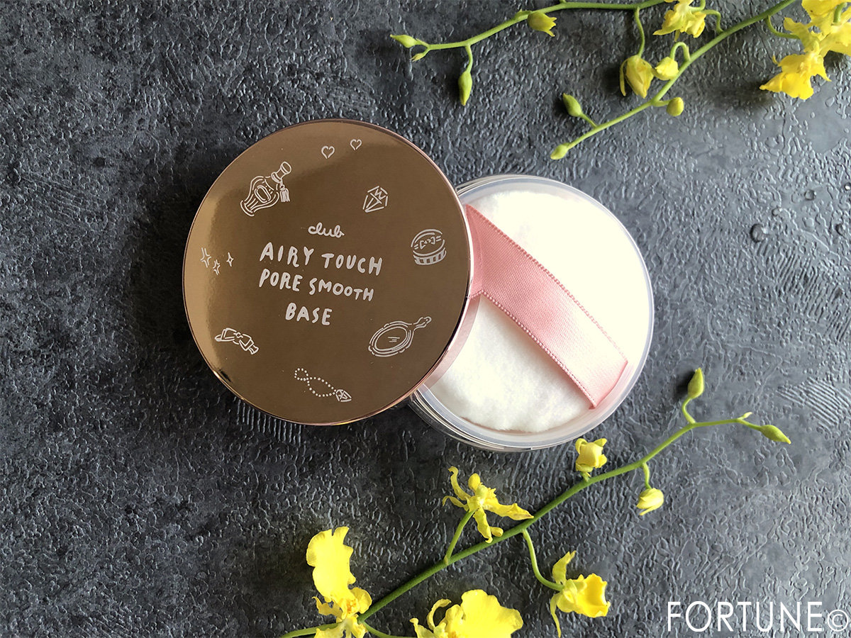 新感覚の毛種下地「クラブ エアリータッチ ポアスムースベース」
