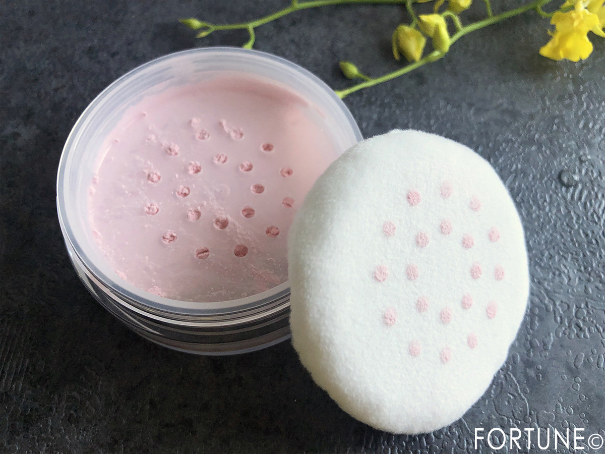 新感覚の毛種下地「クラブ エアリータッチ ポアスムースベース」使い方