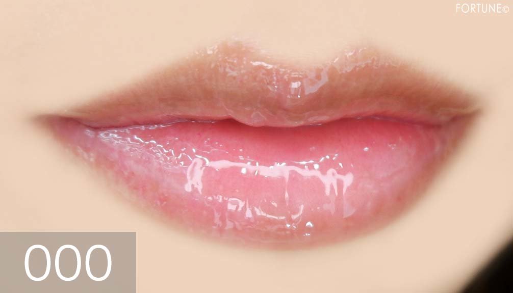 画像：エスティ ローダー 2019新作「ピュア カラー エンヴィ オイル インフューズド リップ シャイン」　使用感