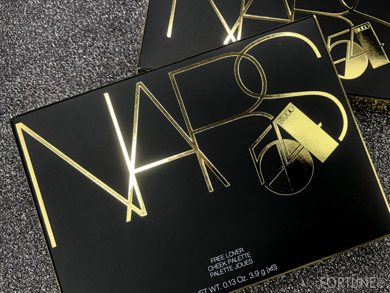 画像：NARS 2019クリスマスコフレ「スターシーン チークパレット」「フリーラバー チークパレット」