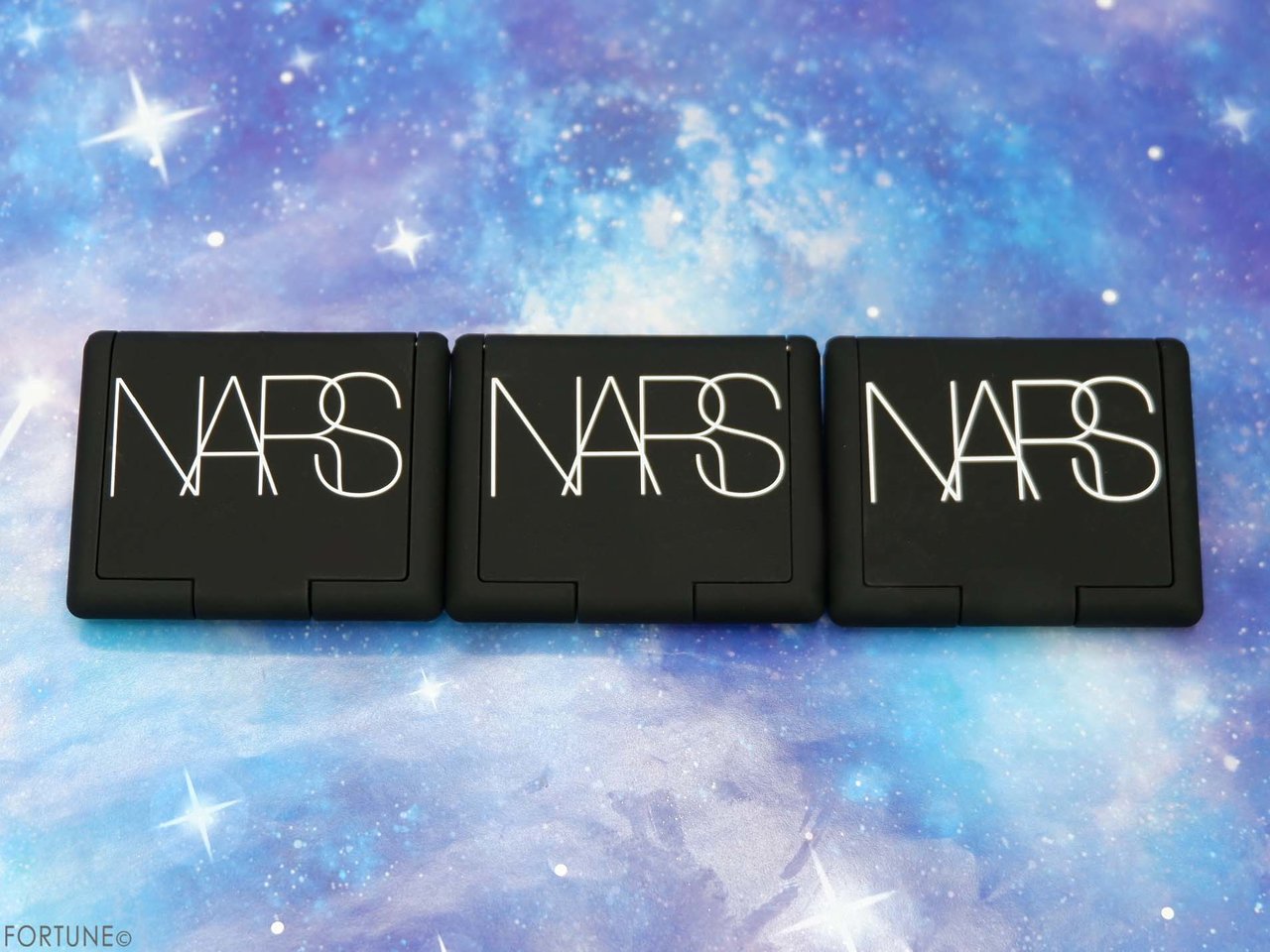 画像：NARS（ナーズ）「NARS ソフトコア ブラッシュ＆バームデュオ」「ブラッシュ」