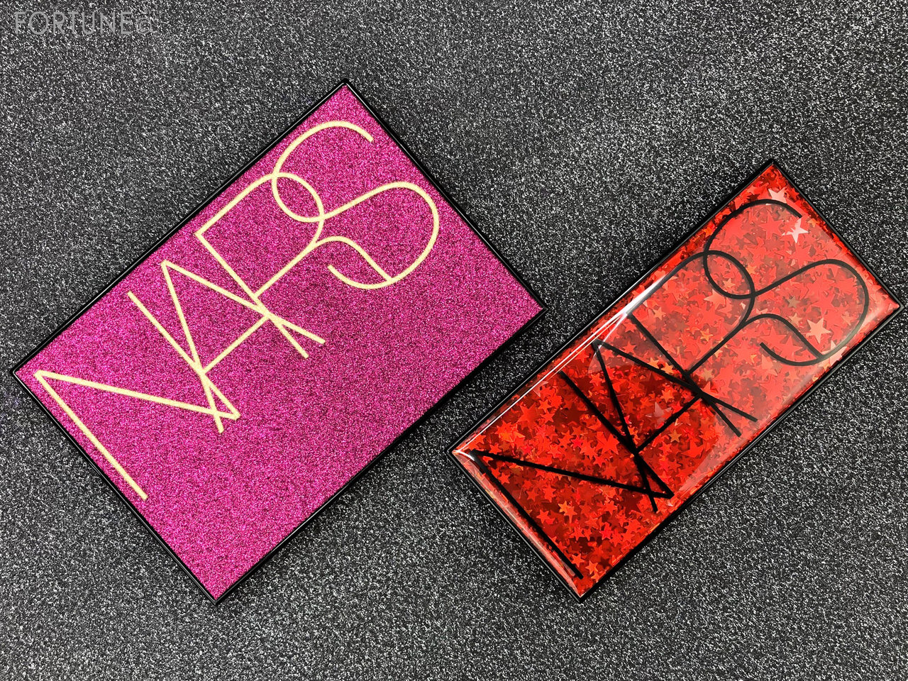 画像：NARS 2019クリスマスコフレ「スターシーン チークパレット」「フリーラバー チークパレット」