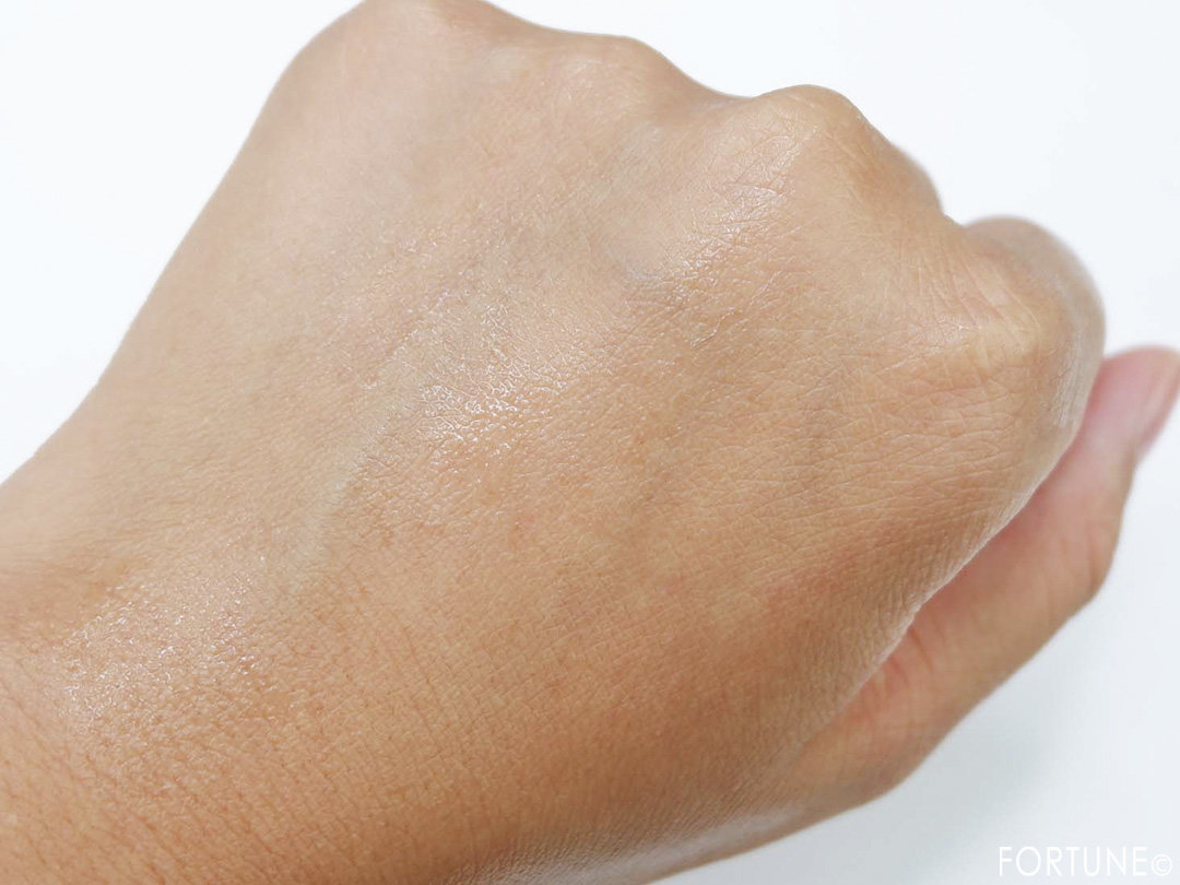 画像：ベネフィーク×ハローキティ×M / mika.ninagawa(蜷川実花)コラボ「ドゥース ローション Ⅰ・Ⅱ セット KN」化粧水