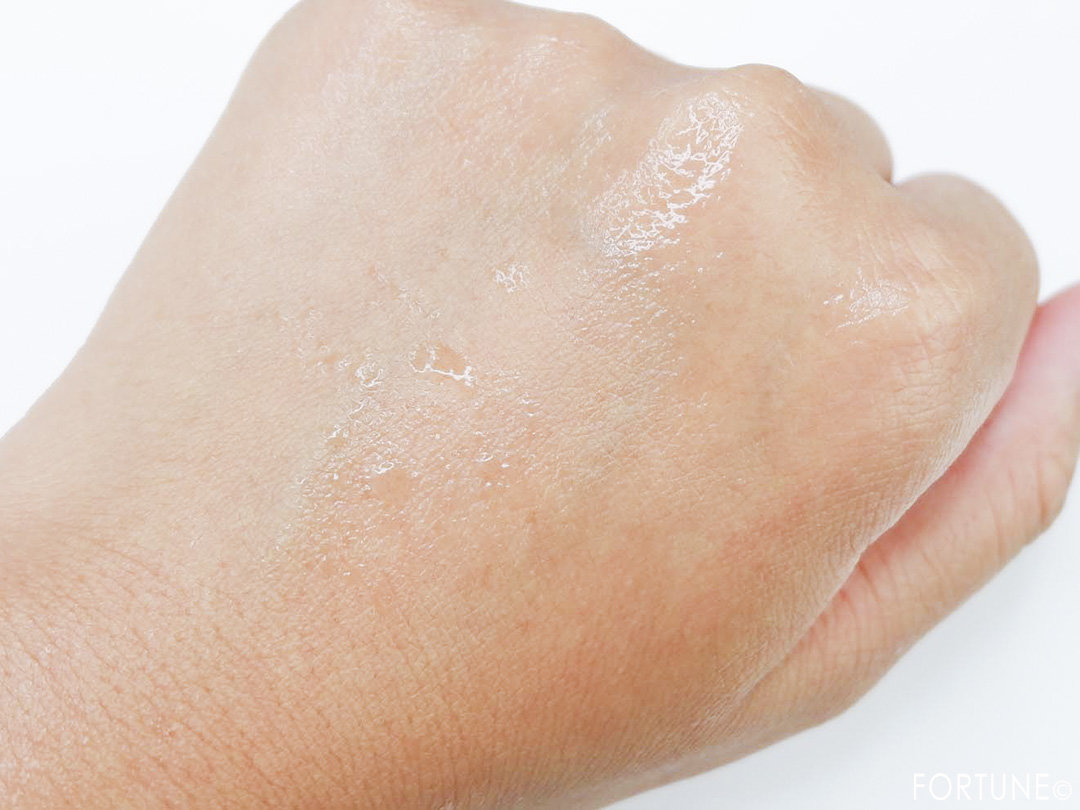 画像：ベネフィーク×ハローキティ×M / mika.ninagawa(蜷川実花)コラボ「ハイドロミストジーニアス KN」