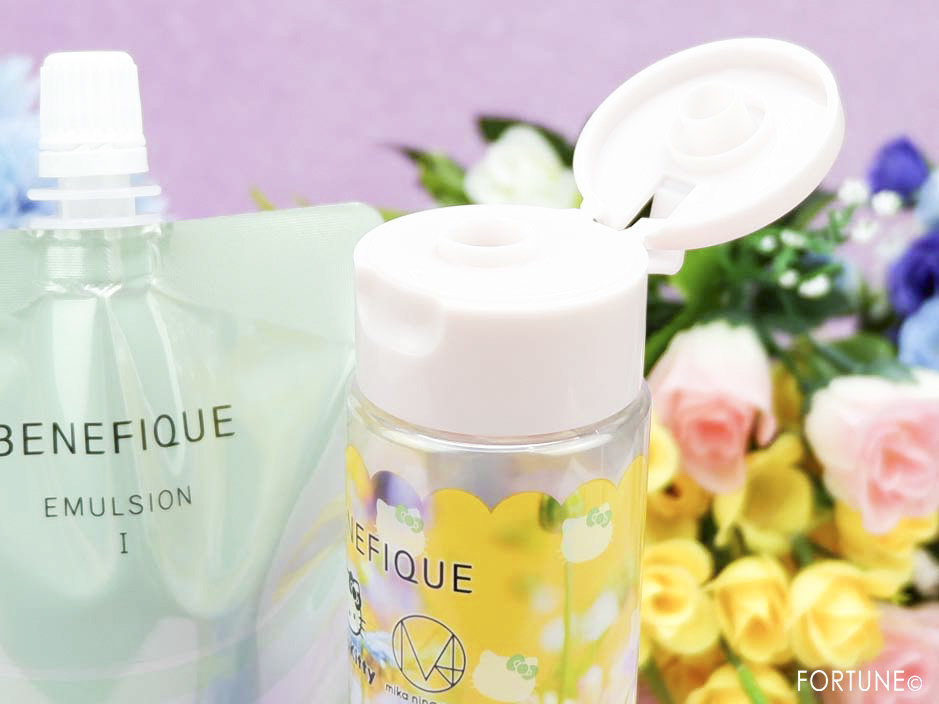 画像：ベネフィーク×ハローキティ×M / mika.ninagawa(蜷川実花)コラボ「ドゥース エマルジョン Ⅰ・Ⅱ セット KN」乳液