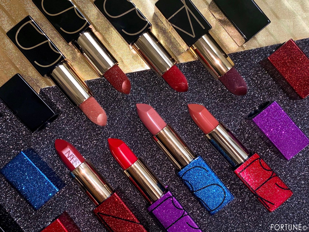 画像：NARS ナーズ 2019クリスマスコフレ 新作コスメ - ディスコダストリップスティック／オーデイシャスリップスティック