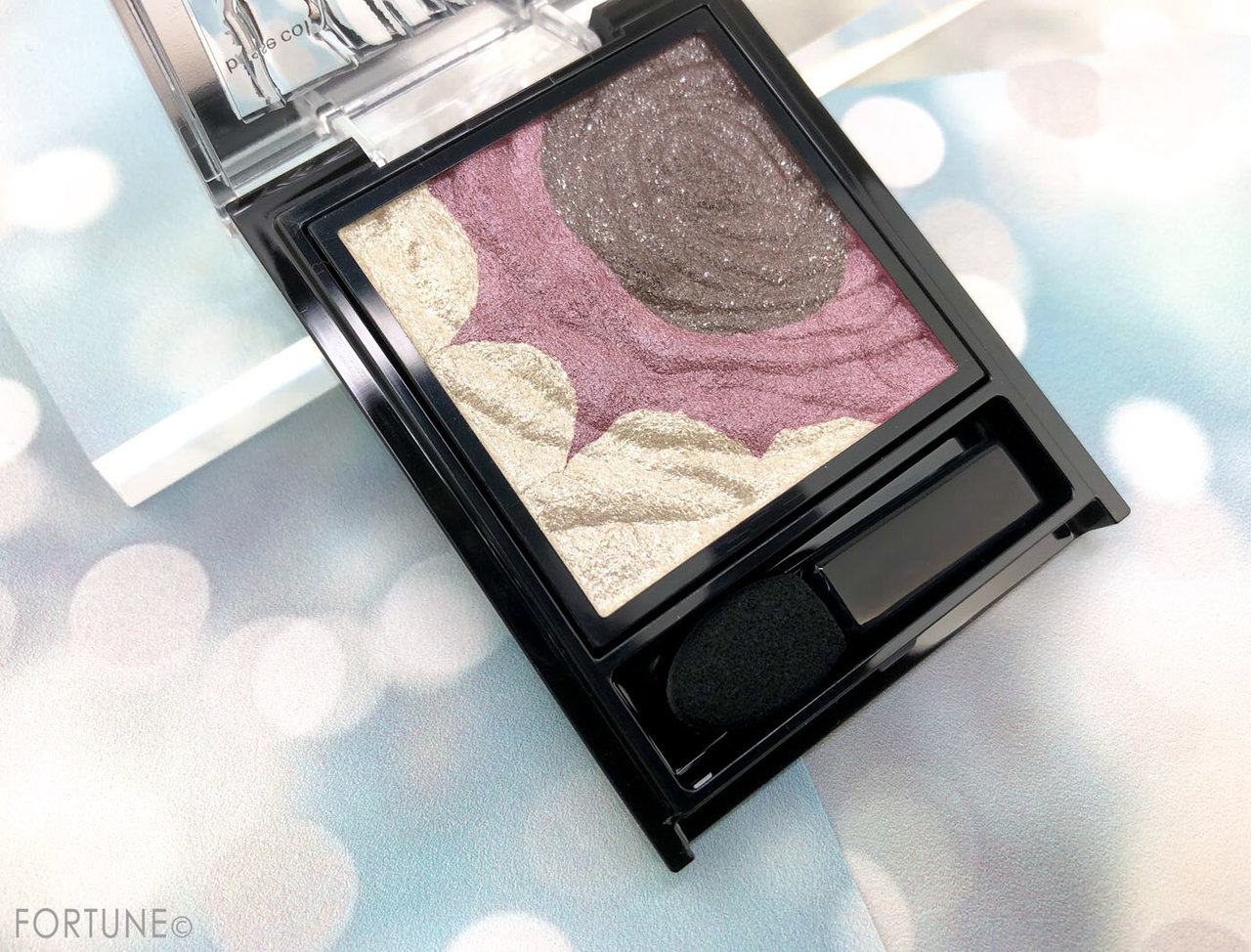 画像：KATE（ケイト）「アイシーローズシャドウ」PU‐1