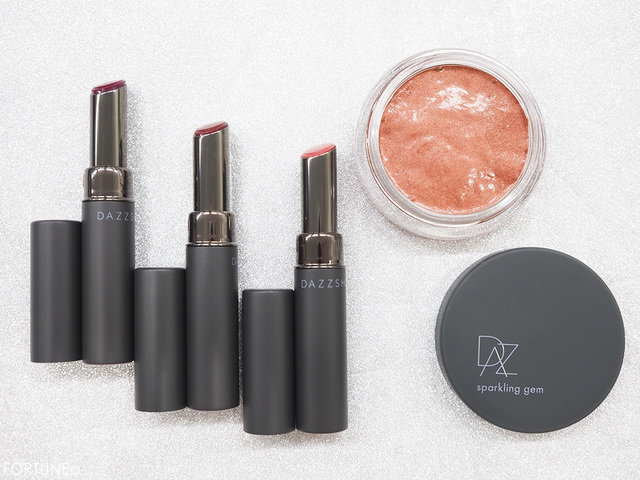 コスメカレンダー：DAZZSHOP「スパークリングジェム」「アウェイキングシルキールージュ」