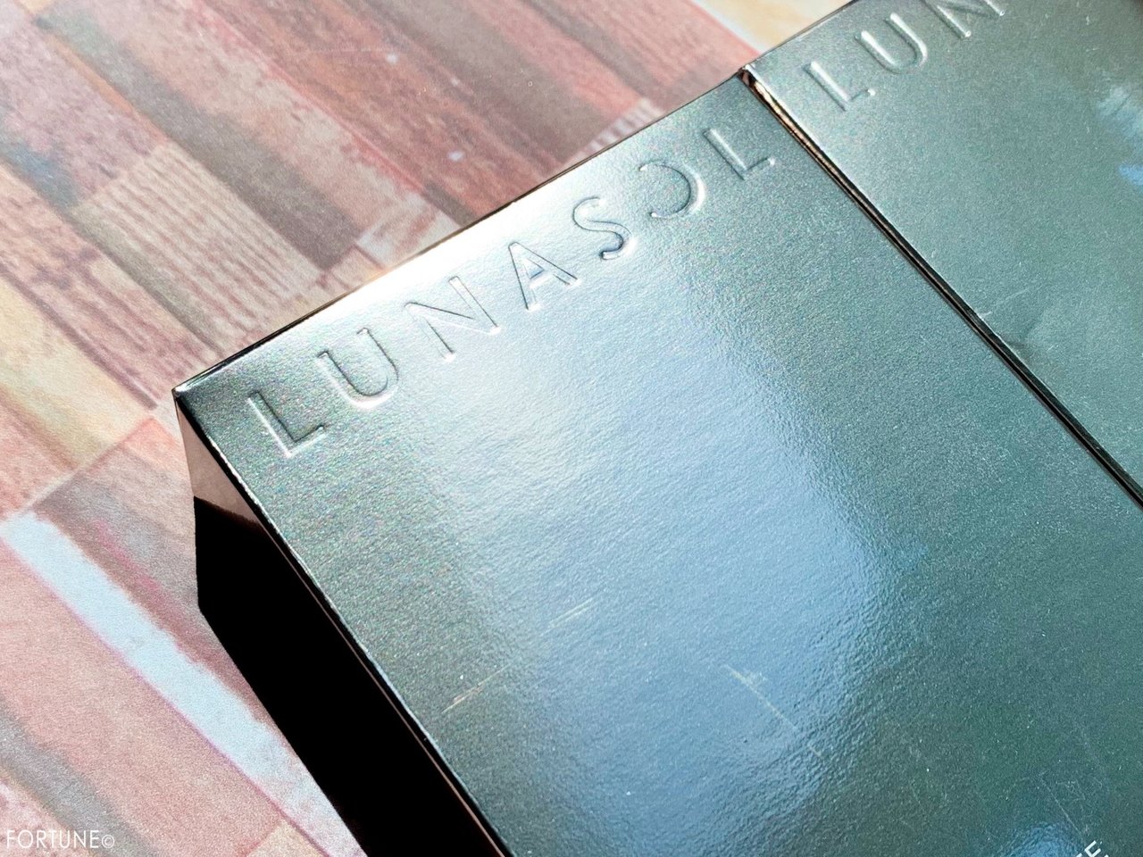 画像：LUNASOL（ルナソル）2019クリスマスコフレ ホリデーコレクション フュージングカラーパレット