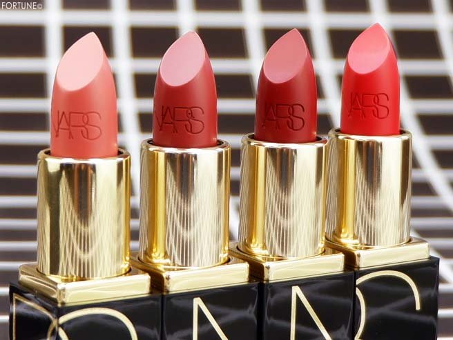 画像：NARS（ナーズ）「NARS ネバーイナフ リップスティックコフレ」