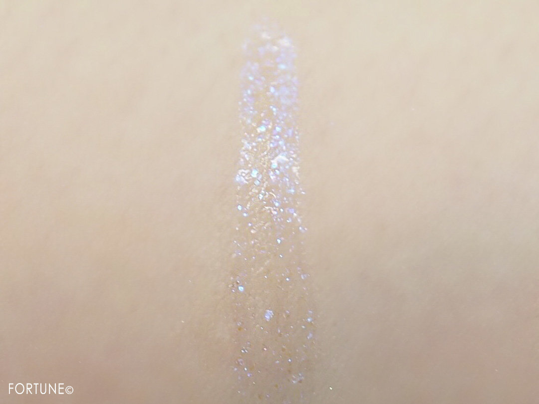 画像：CHICCA(キッカ)2019冬新作コスメ「キッカ　スパークリングポットライナー」