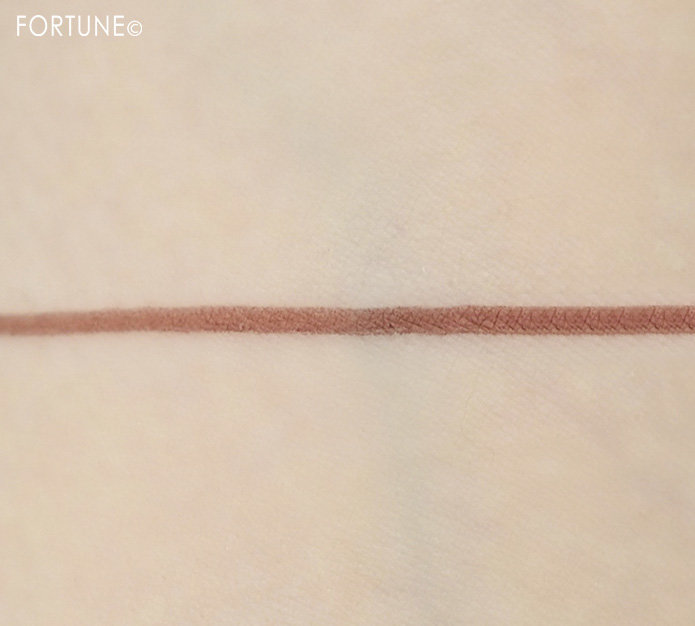 キャンメイク「クリーミータッチライナー」新色 No.04 ガーネットバーガンディ