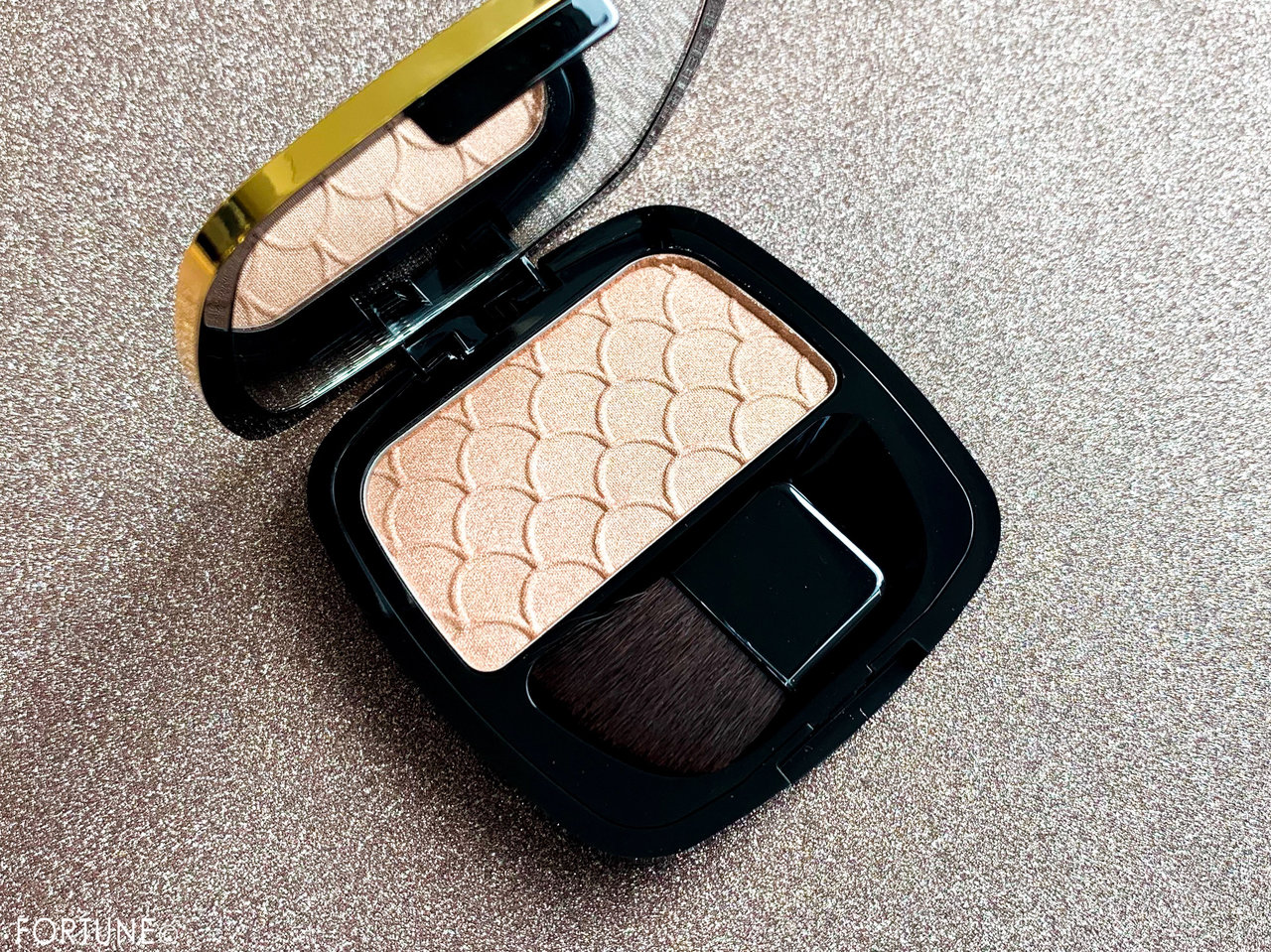 画像：ロレアル パリ 2019クリスマスコフレ ル バー ア ブラッシュ